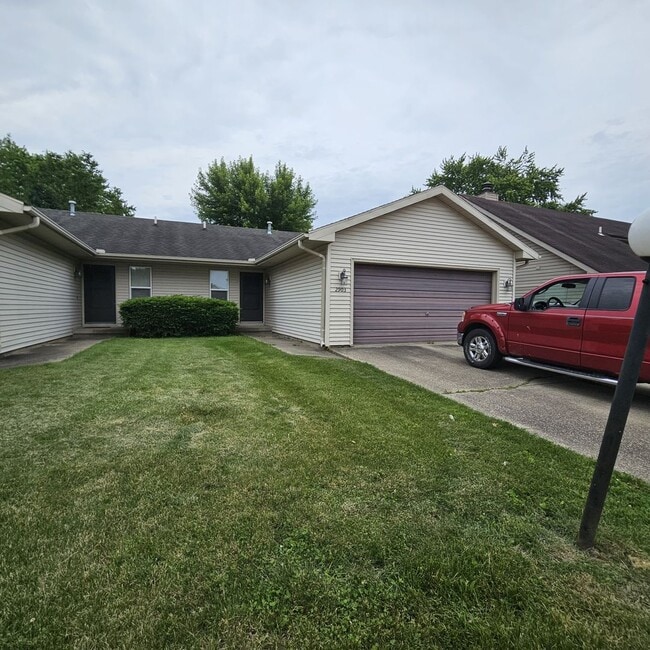 2bed duplex near Parkland - 2bed duplex near Parkland House