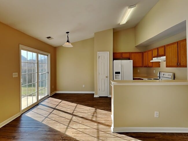 Photo - 2921 Deep Cove Dr NW