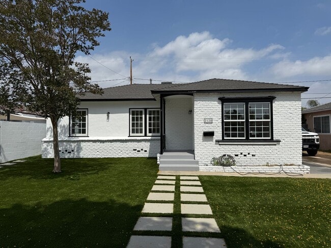 Stunning Fully Renovated Home in Prime Bur... - Stunning Fully Renovated Home in Prime Bur...