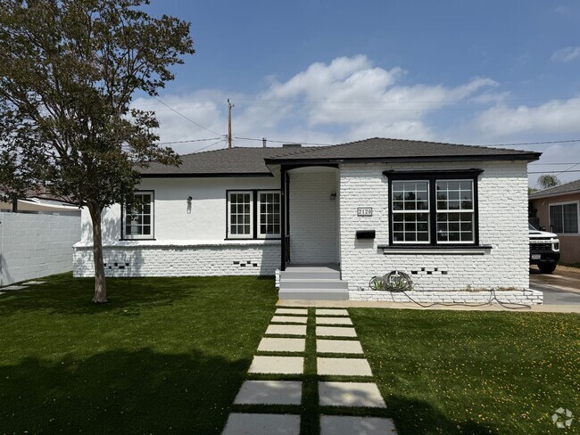 Building Photo - Stunning Fully Renovated Home in Prime Bur...
