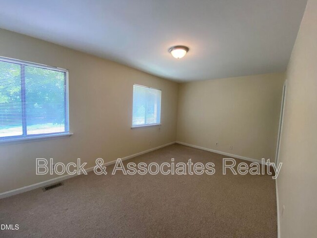 Photo - 2420 Stadium Dr Unit APT E