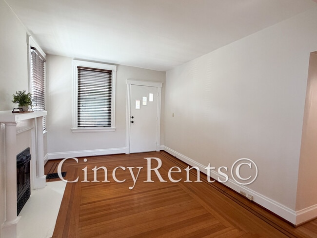 2800 Observatory Ave Unit 1