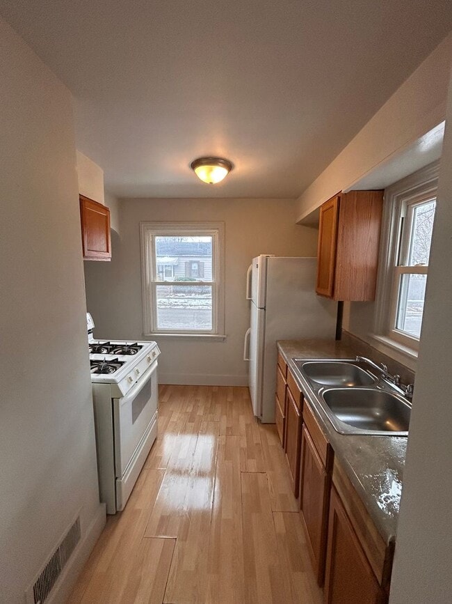 Photo - Nice Cape Cod!