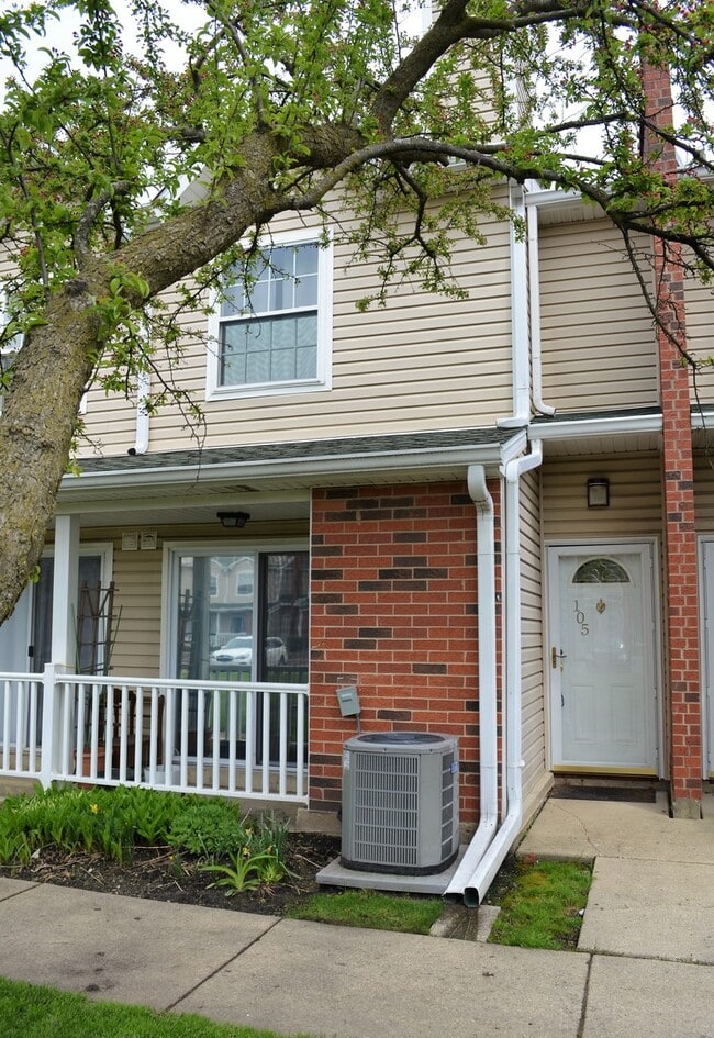 Photo - 1285 Wyndham Ln