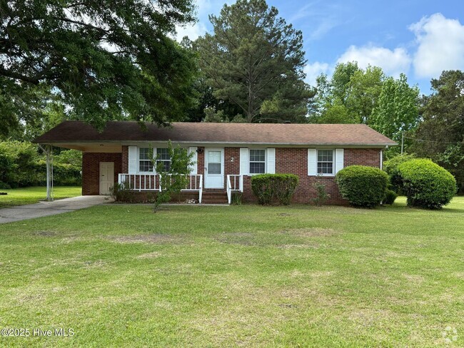 Building Photo - 2 Princeton Dr Rental
