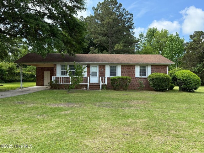 Photo - 2 Princeton Dr House