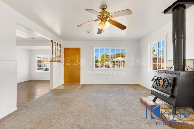 Photo - 1038 Thelma Ave