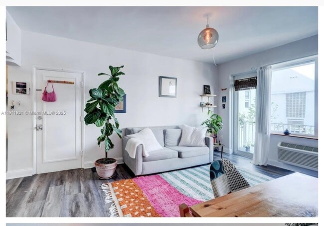 Building Photo - 320 80th St Unit 15