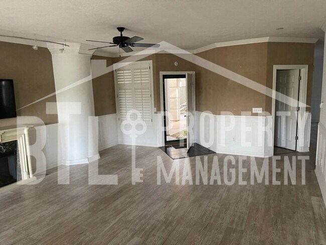 Photo - Luxurious 2 Bedroom Condo Unit 1