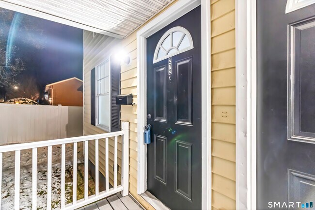 Photo - 272 Capen St