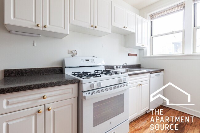 Photo - 556 W Aldine Ave Unit 2
