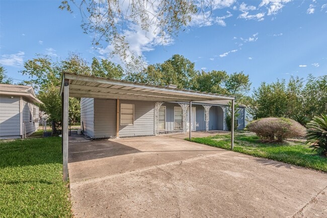 Photo - 5619 Willow Glen Dr