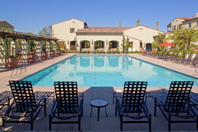Woodbury Court Apartment Homes
