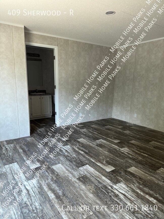 Photo - 409 Sherwood-R