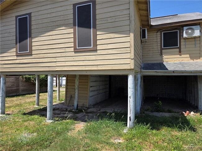 1321 N St Marie St