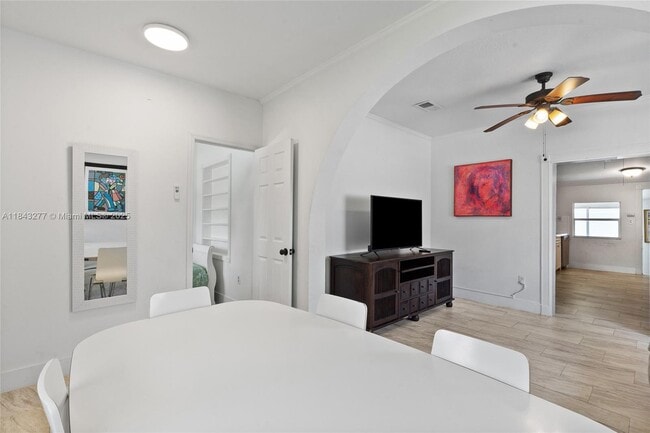 Photo - 2946 SW 26th St