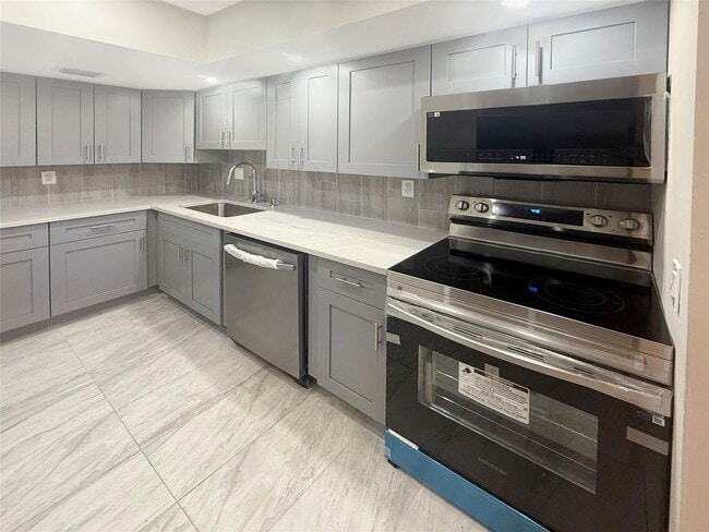 Building Photo - 5922 NW 21st St Rental