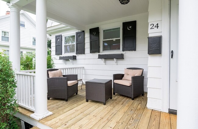 Photo - 24 Oak St