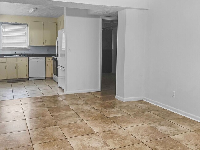 Photo - 115 Twin Lakes Dr Unit Lower