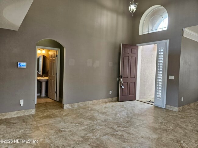 Photo - 8252 Hedgewood Dr