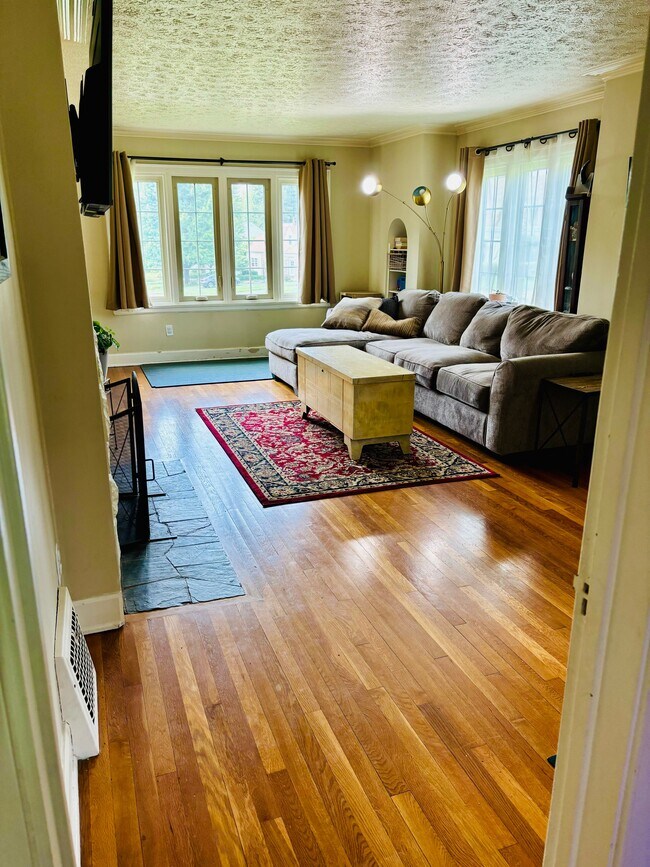 125 Withers Dr House House Rental in Youngstown, OH