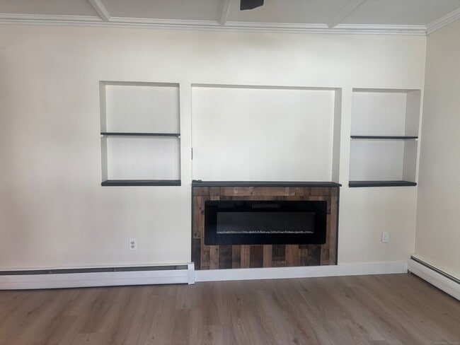 Photo - 161 Cliff St