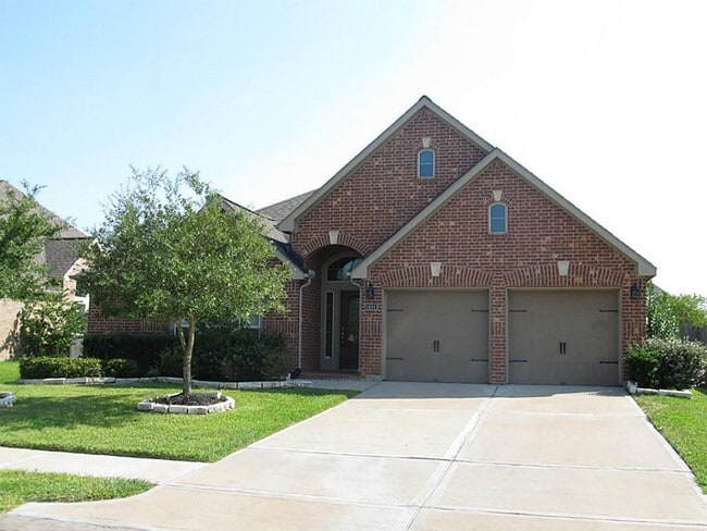 Building Photo - 14104 Green Thicket Dr