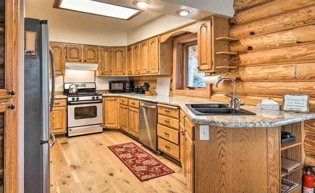 Photo - SEASONAL 4bd 2ba log home
