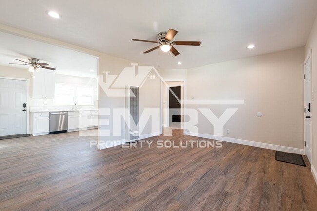 Photo - 920 E Elma St Unit #A