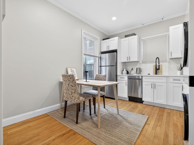 Photo - 1576 Cambridge St Unidad 2R