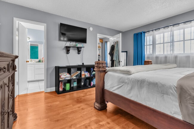 Photo - 9720 Blandwood Rd