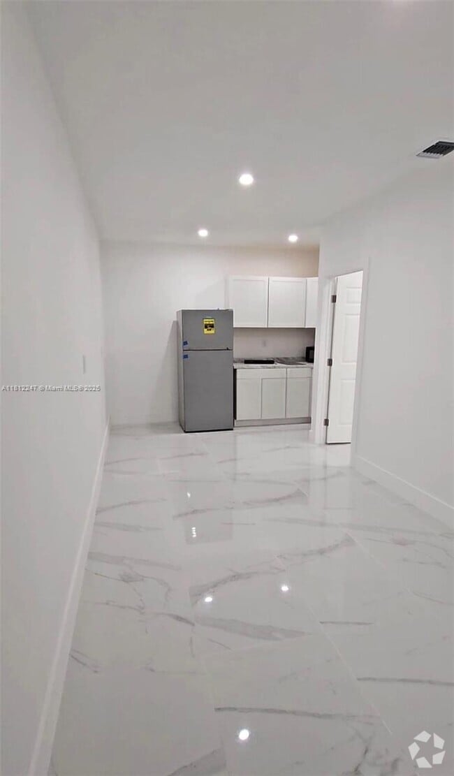 Building Photo - 10825 SW 145th Pl Unit 1 Rental
