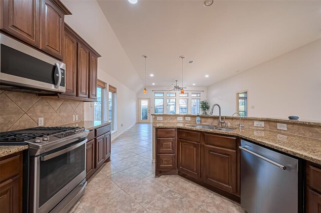 Photo - 6010 Le Moyne Pass Ln Casa