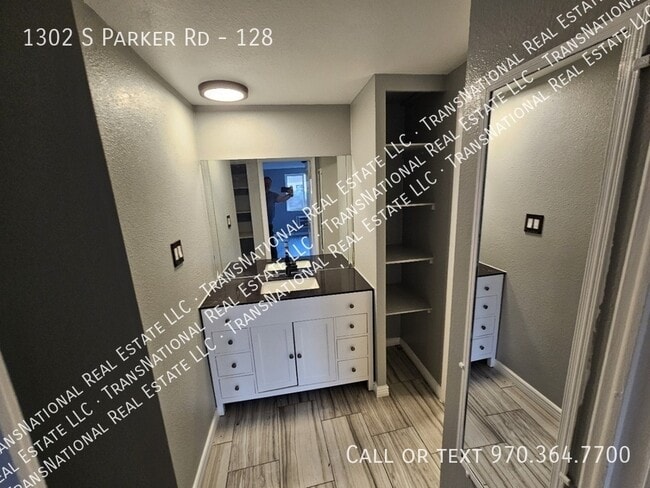 Photo - 1302 S Parker Rd Unidad 128