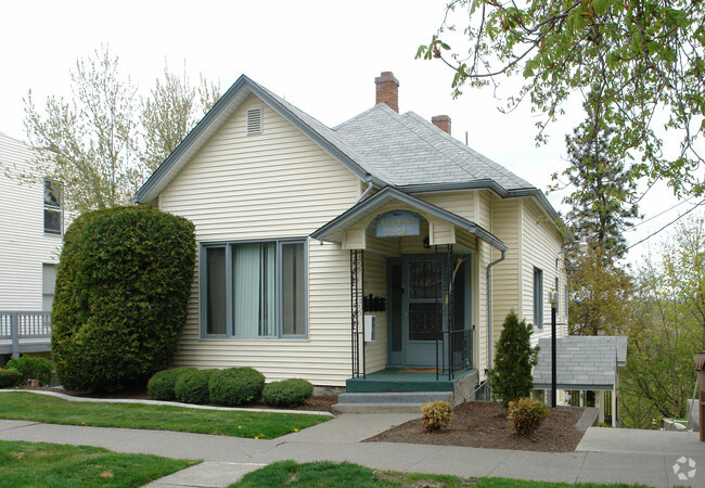 Riverfront Annex - Riverfront Annex Apartments