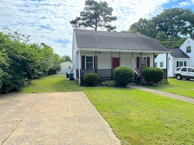 CHARMING 4-BEDROOM, 2-BATH COTTAGE-STYLE HOME IN HAMPTON, VA!
