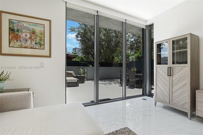 Photo - 201 SW 17th Rd Unidad 311