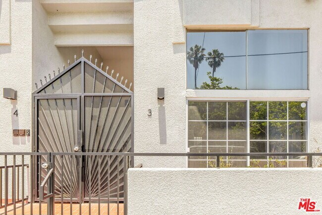 Photo - 801 N Martel Ave Unidad 3