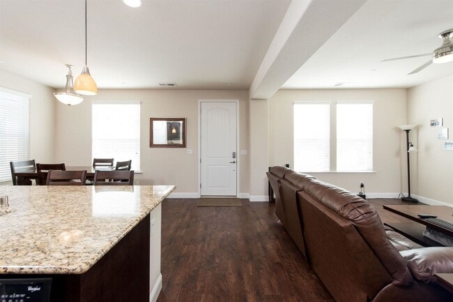 Photo - Beautiful 3 Bed 2.5 Bath in Copper River