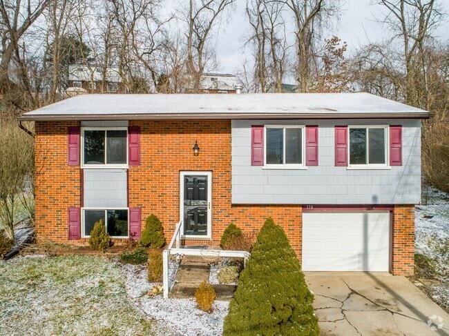 Building Photo - AVAILABLE OCT 1ST!! BEAUTIFUL 4 BEDROOM IN... Rental