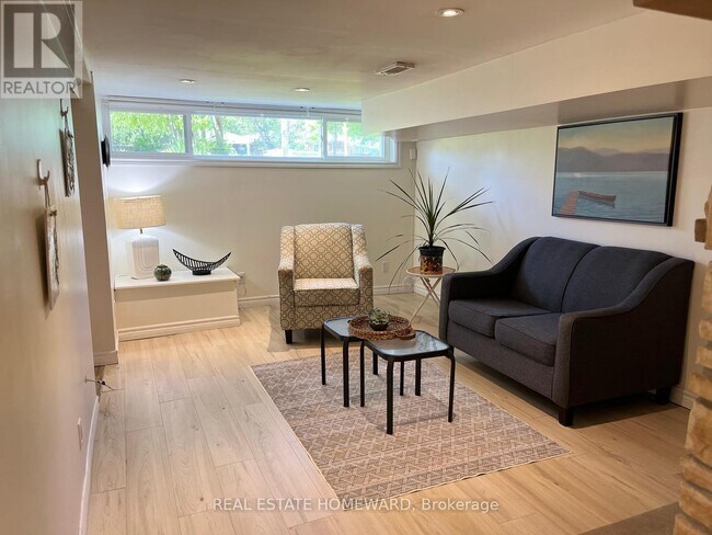 Photo - 115 Porchester Dr