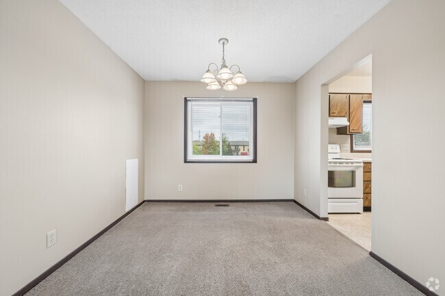 2BR, 1BA - 978SF - Dining Room