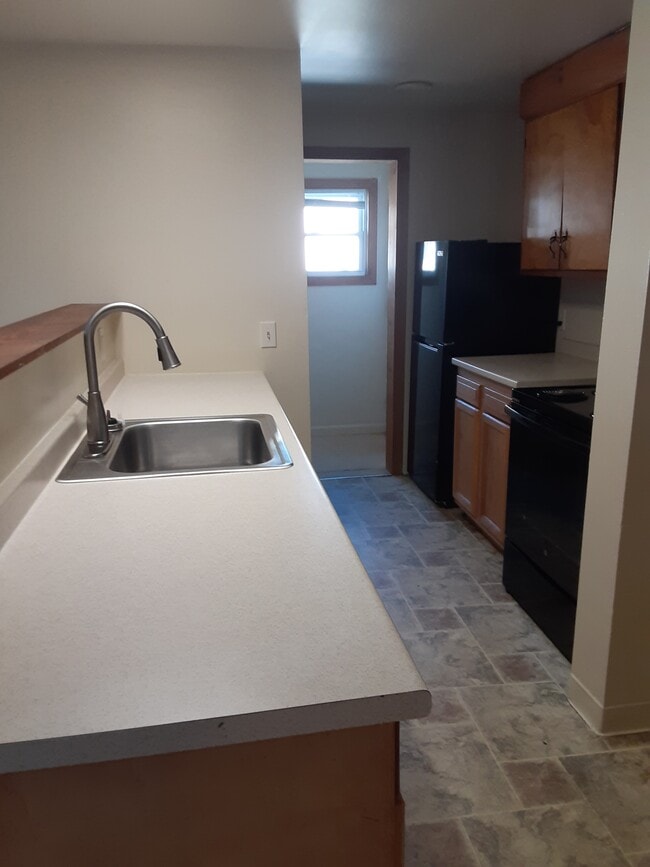 Building Photo - 54 Meadow St Unit 54-A Rental