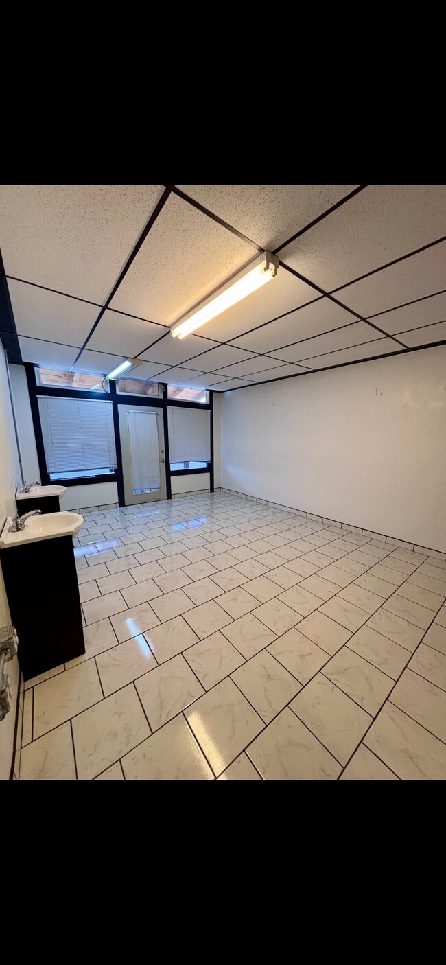 Photo - 3213 S Main St