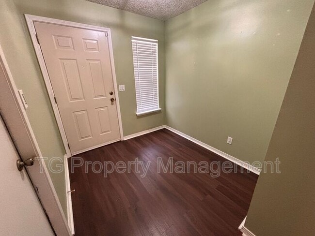 Photo - 8531 Sturbridge Cir E