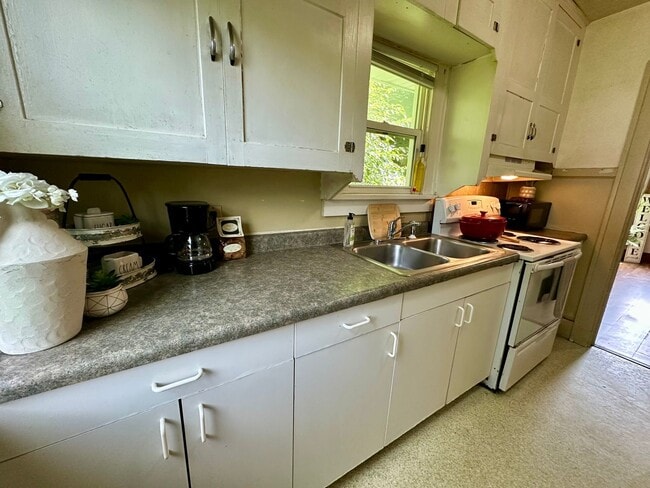 Photo - 2 bed, 1 bath home for rent in Waterloo