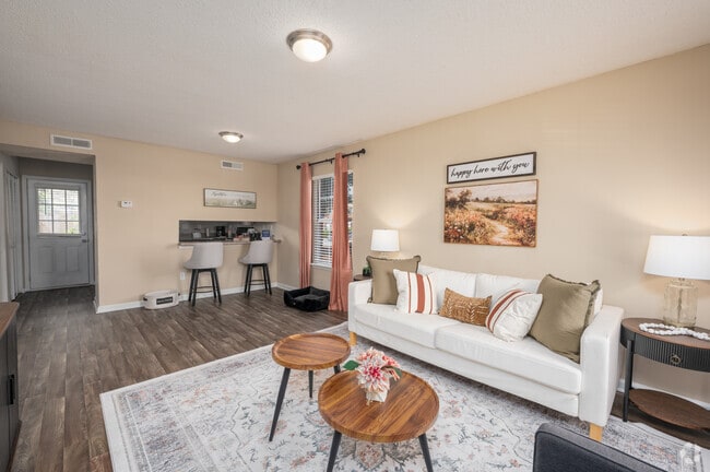 2BR, 1.5BA - 1,040SF - Living Room