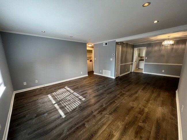 Photo - 3057 Pharr Ct N Northwest Unidad E2