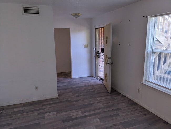 Photo - 2605 N Ayers Ave Unit Downstairs