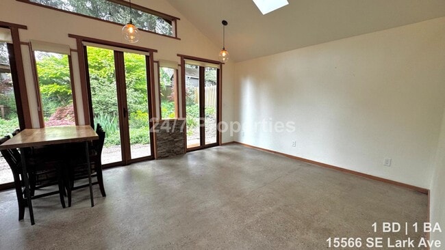 Photo - Beautiful 1 BD | 1 BA ADU with Driveway Parking - Milwaukie